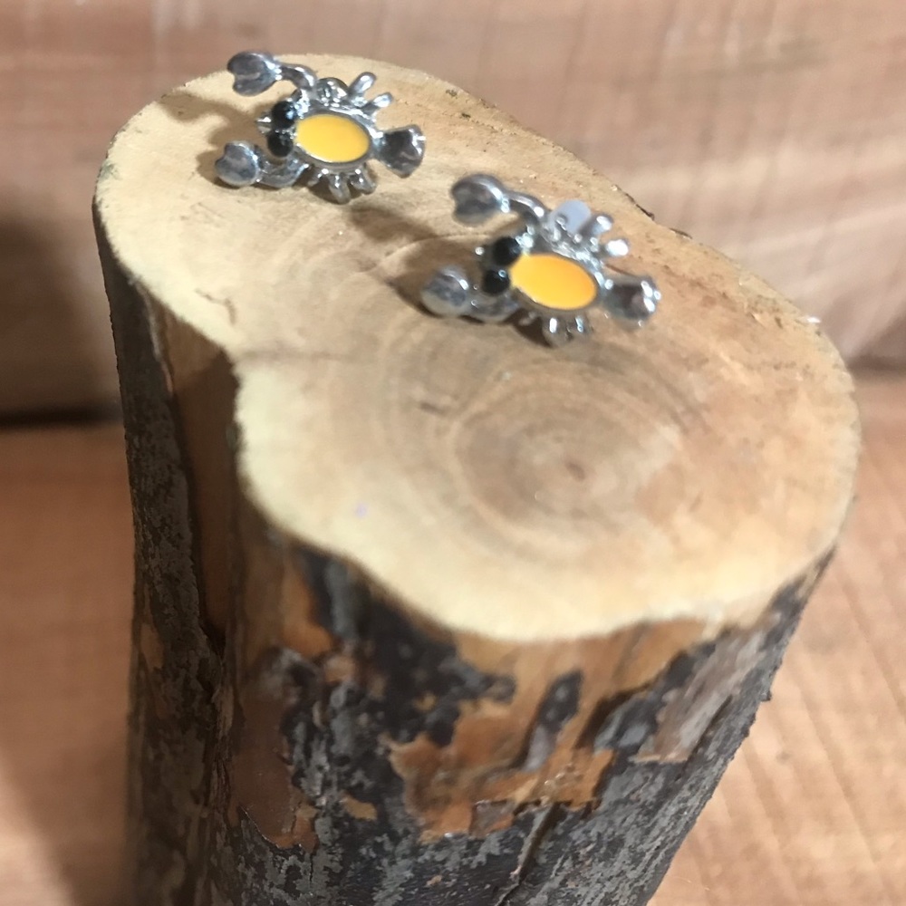 Crab Earrings | 🦀 | Coastal | simple